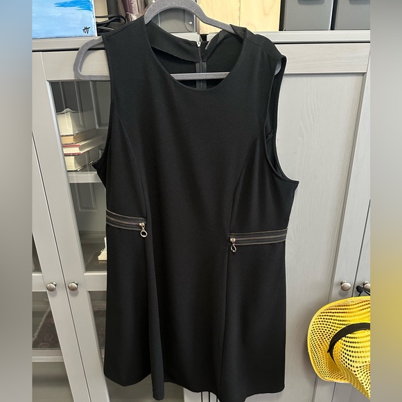 Little Black Dress - Picture 1 of 4